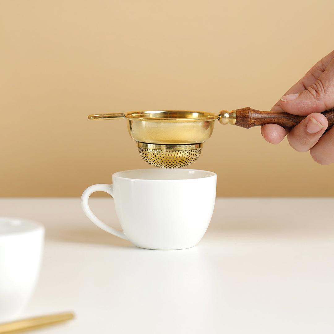 Metal tea strainer